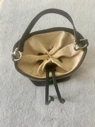 Bolso de Zara negro con forro