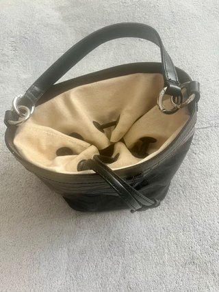 Bolso de Zara negro con forro