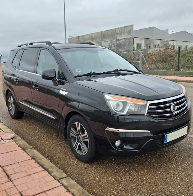 SsangYong Rodius 2016 - foto 1