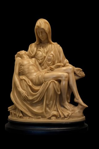 Escultura La Piedad de Cristo Alabastro