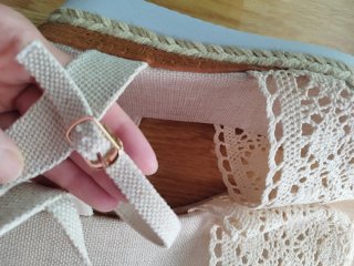 Alpargatas de mujer beige y blancas