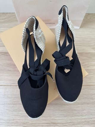 Castañer Zuecos Beige y Negro Talla 38