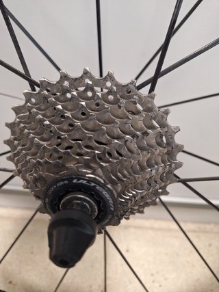 Rueda trasera Mavic carbono pista aluminio