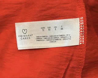 Blusa camiseta roja manga corta abullonada
