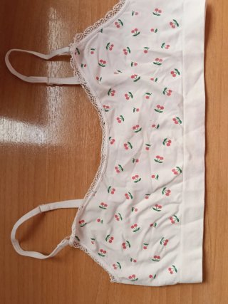 Conjunto sujetadores deportivos blanco con cerezas