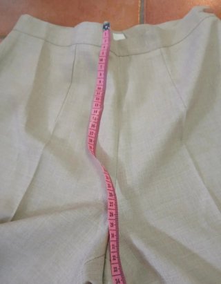 Pantaloni beige eleganti