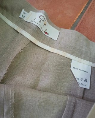 Pantaloni beige eleganti