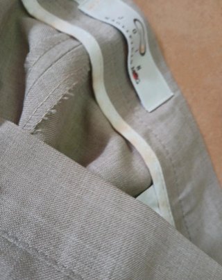 Pantaloni beige eleganti