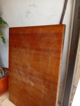 Este mueble de baño de madera oscura