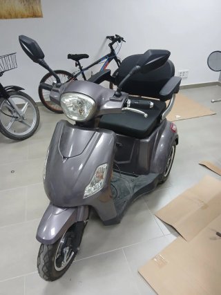 Moto eléctrica 3 ruedas