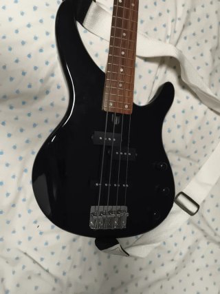 Bajo Eléctrico Yamaha Made in Indonesia