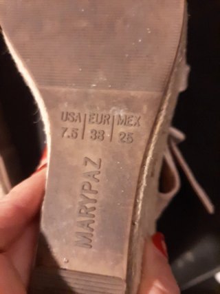 Sandalias cuña dedo beige talla 38