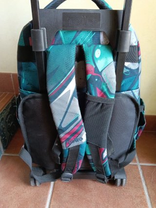 Mochila Totto con ruedas.