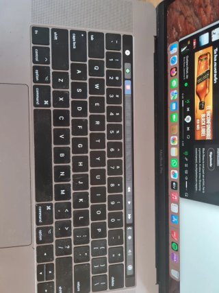 MacBook Pro Apple touchbar tactil