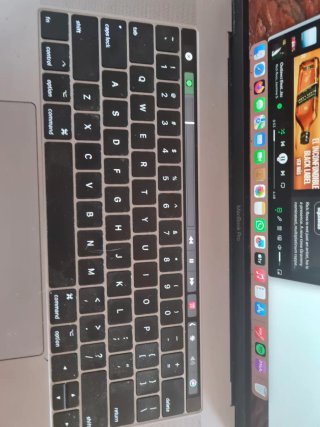 MacBook Pro Apple touchbar tactil