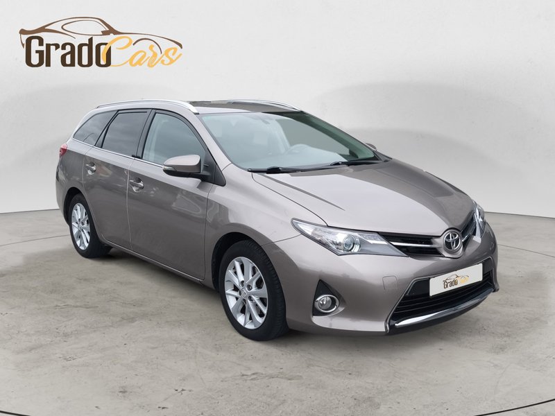 Toyota Auris 2014, foto 2