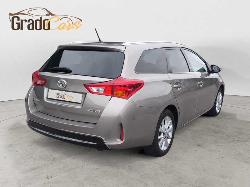 Toyota Auris 2014, foto 3