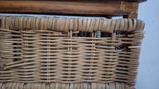 Botellero Rústico Vintage con cajón de mimbre.