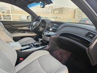 Infiniti M30 2012