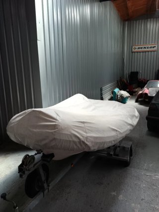 Lancha Jet Avon 3.20 motor Yamaha