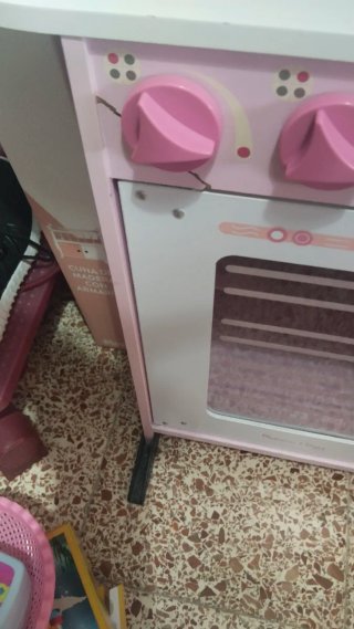 Cocina infantil rosa de madera urge vender