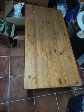 Mesa auxiliar madera maciza Ikea.