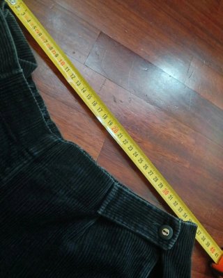 Pantaloni neri in velluto a coste