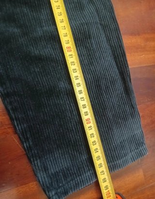 Pantaloni neri in velluto a coste