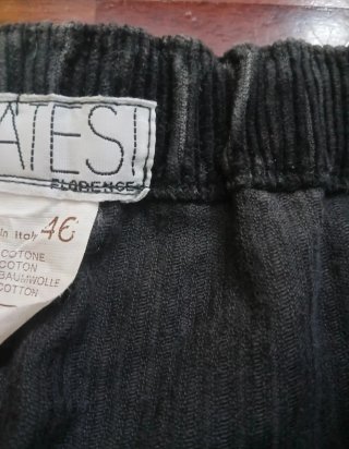 Pantaloni neri in velluto a coste