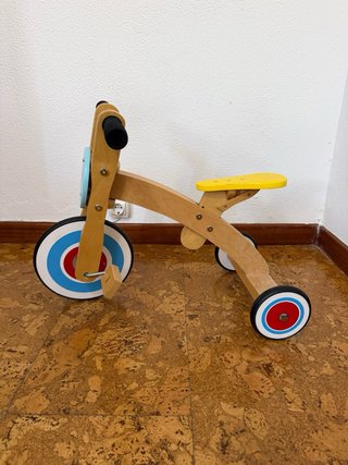 Triciclo de madera para niños