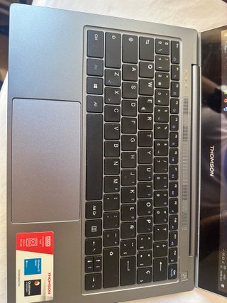 Portátil Thomson Snapdragon 835 4GB RAM