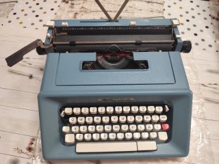 Máquina de escribir Olivetti Studio 46