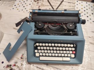 Máquina de escribir Olivetti Studio 46