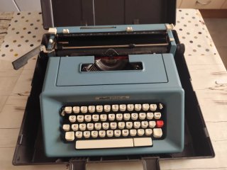 Máquina de escribir Olivetti Studio 46