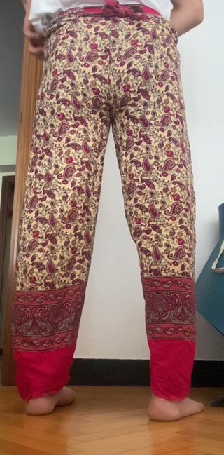 Pantalón/Falda Estampado Beige y Rojo