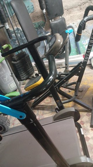 Maquina variadas de gimnasio