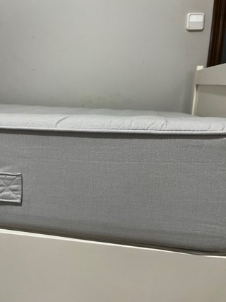 Cama IKEA con colchón