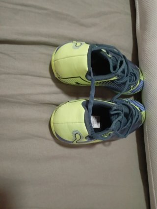 Botas de fútbol Puma niño  N`38