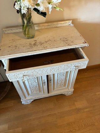 Mueble aparador de madera para restaurar