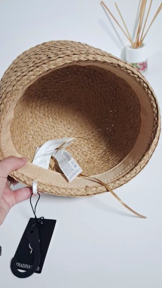 Gorro casquete rafia Stradivarius