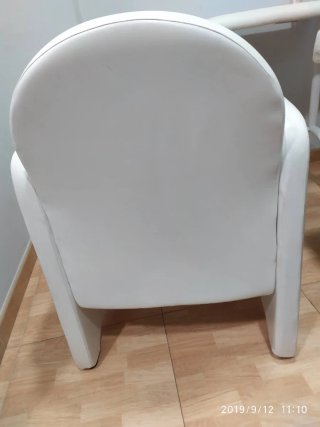 5 tocadores  peluquería y 3 sillones