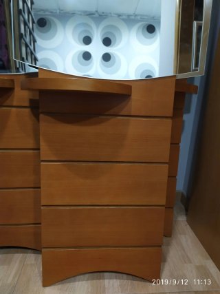 5 tocadores  peluquería y 3 sillones