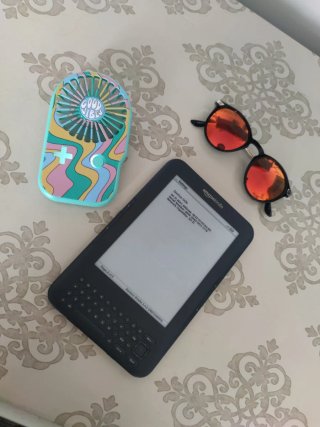 Amazon Kindle 3ª Gen + Pack Playa