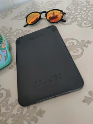 Amazon Kindle 3ª Gen + Pack Playa
