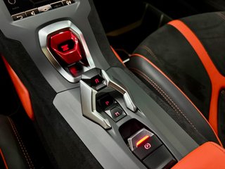 Lamborghini HURACAN STO LP 640-2 640cv