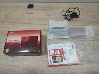 Nintendo 3DS Roja con juegos y caja original