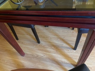 Mesa de comedor extensible de madera y cristal