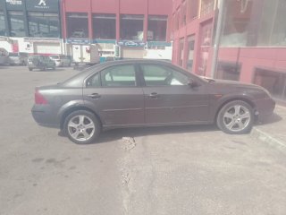 Ford Mondeo MK3 para despiece motor funcionando.