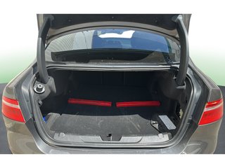 Jaguar XE 2.0 Diesel XE-Pure RWD 132 kW (180 CV)