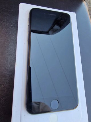 iPhone 8. Batería 96%